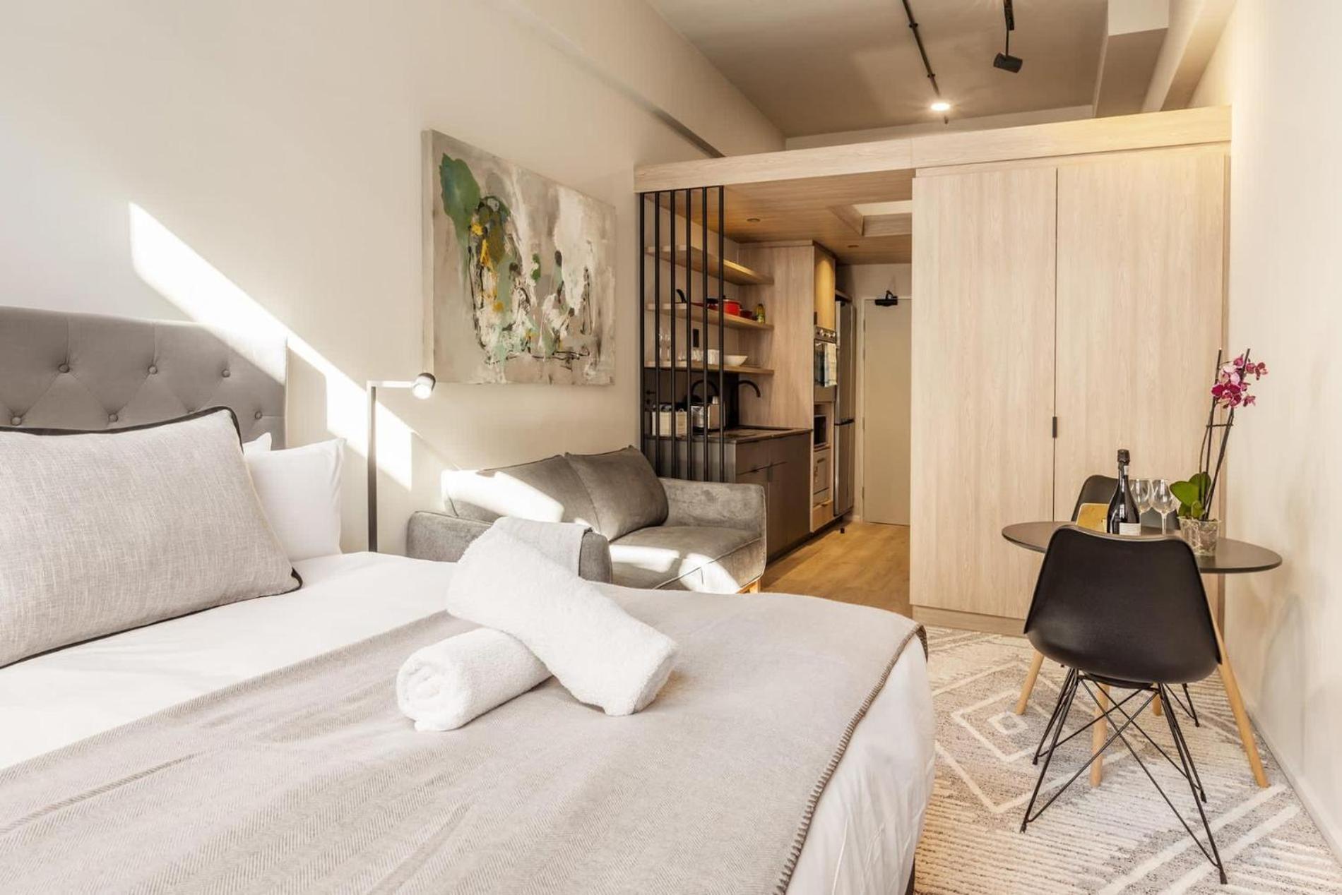 Apartment East Oasis At The Harry